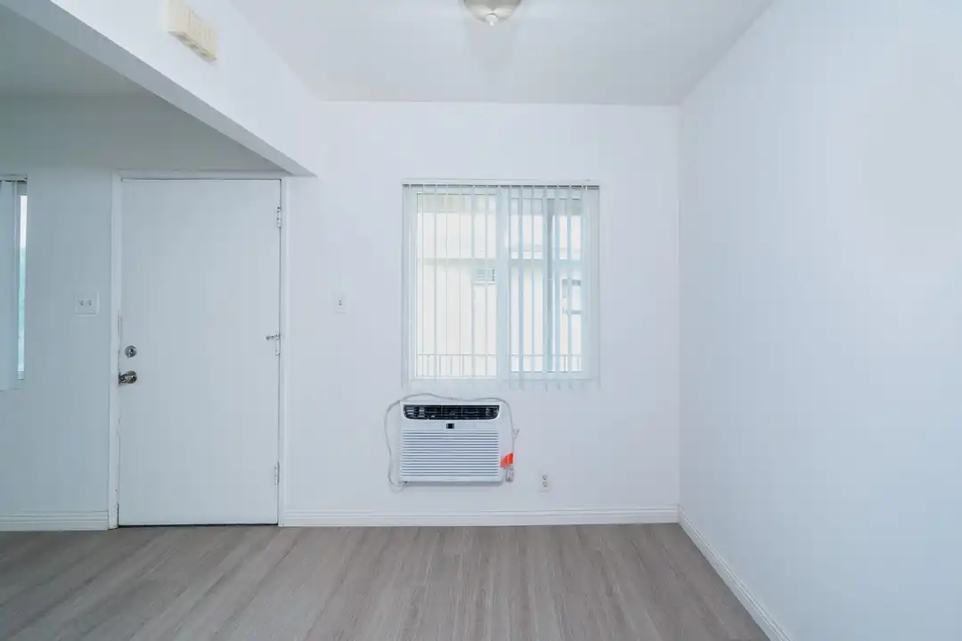 10519 Arrington Ave unit 10519-D - View 5