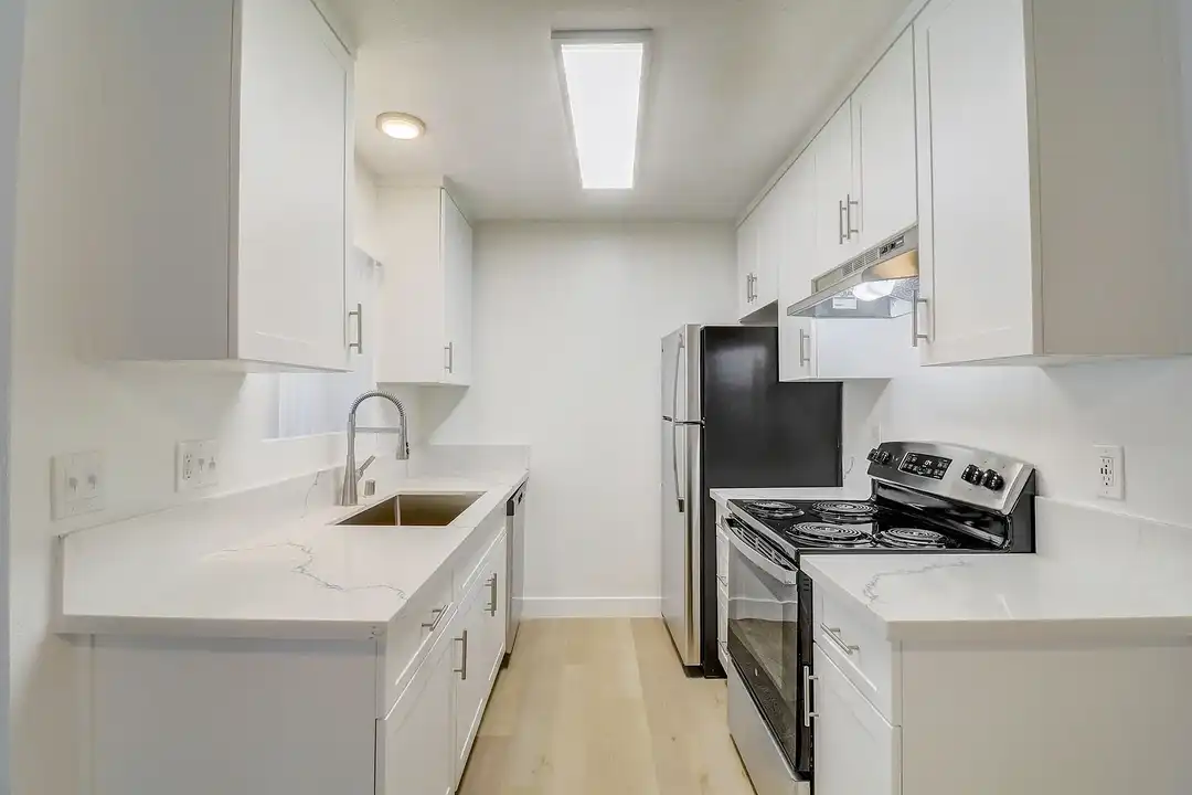 Apartment in Spring Valley - View 2