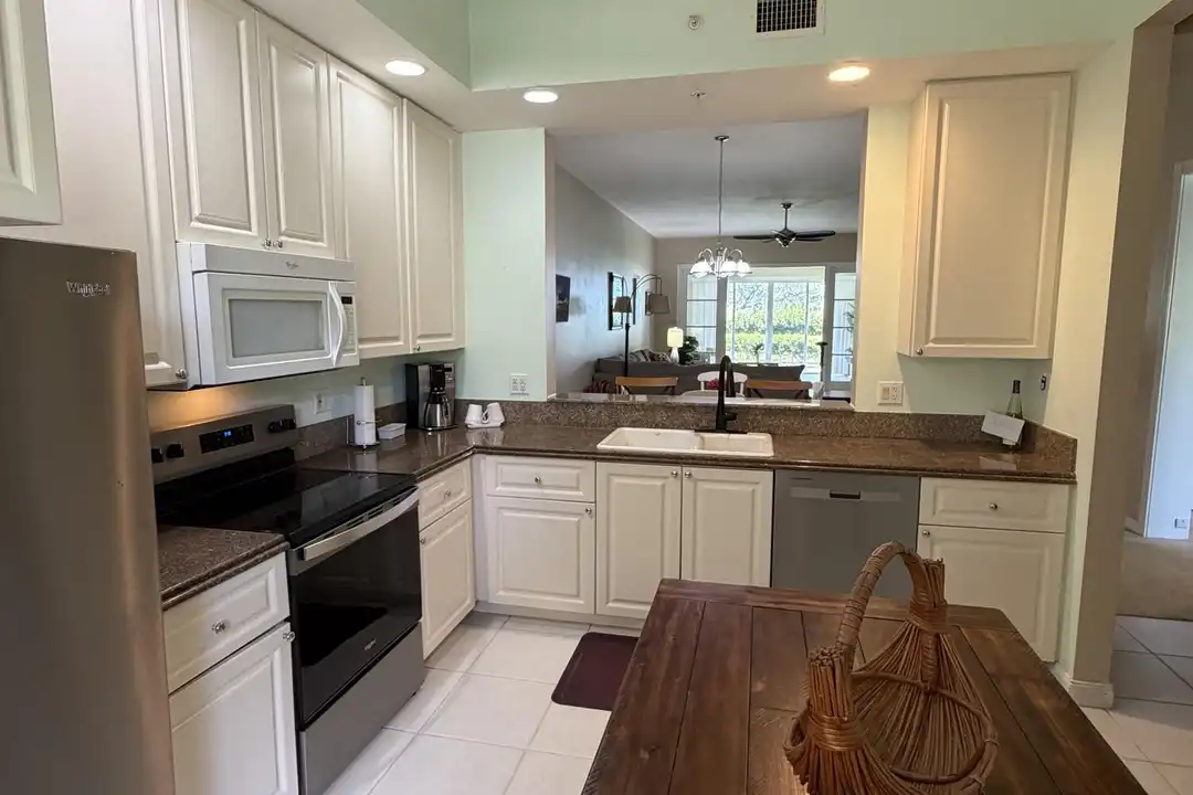 38 Harbour Isle Dr E unit 106 - View 5
