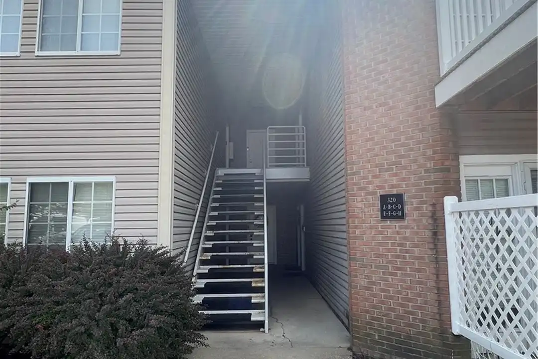 320 Village Pointe Dr unit 1 – photo 1