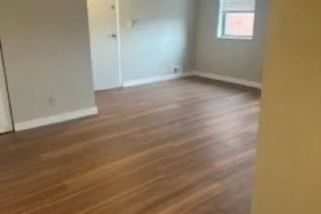 321 Ella St unit 12 – photo 1