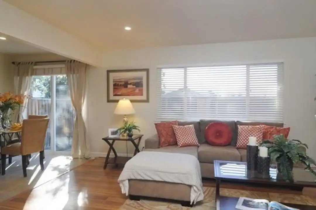 415 Pinehurst Ave unit Pinehurst 415 - View 3