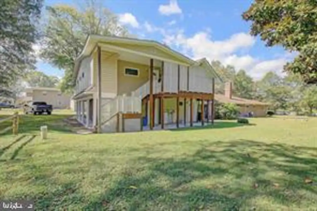 6115 Ray Norwood Rd unit C – photo 1 of 10