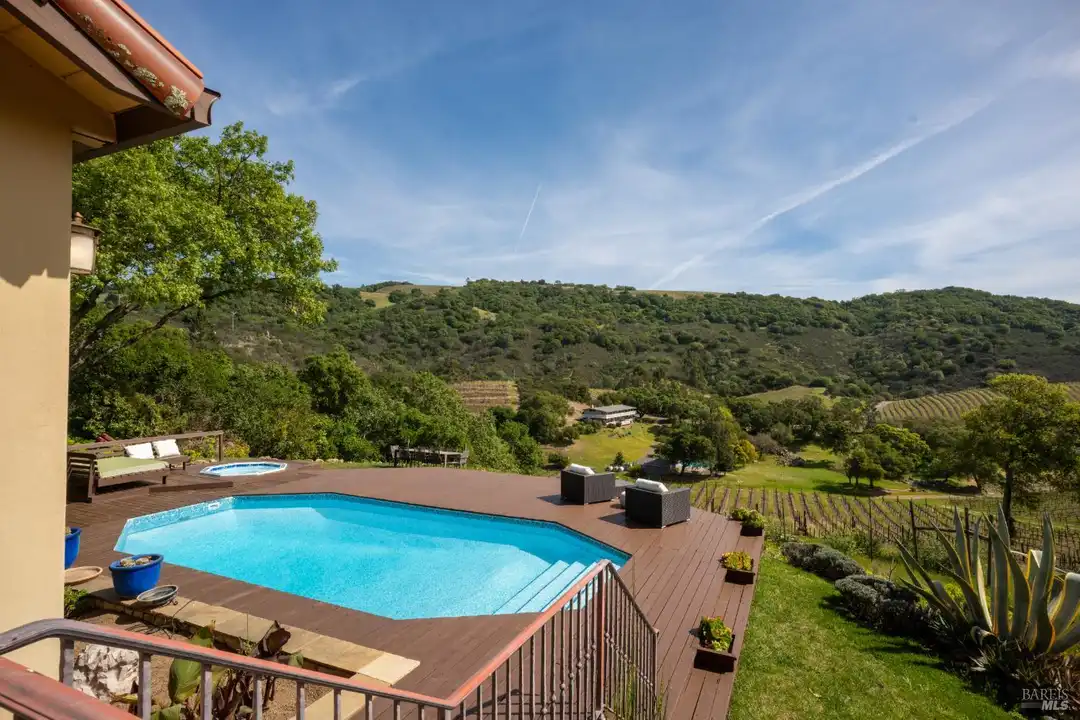 452 Chestnut Ave - View 2