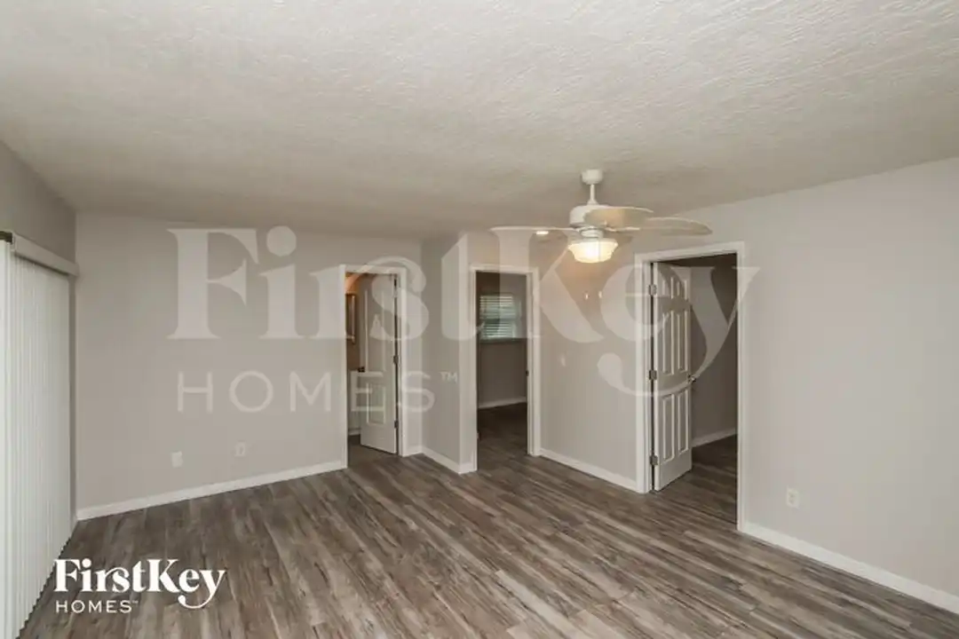 525 Sacre Coeur Dr - View 5