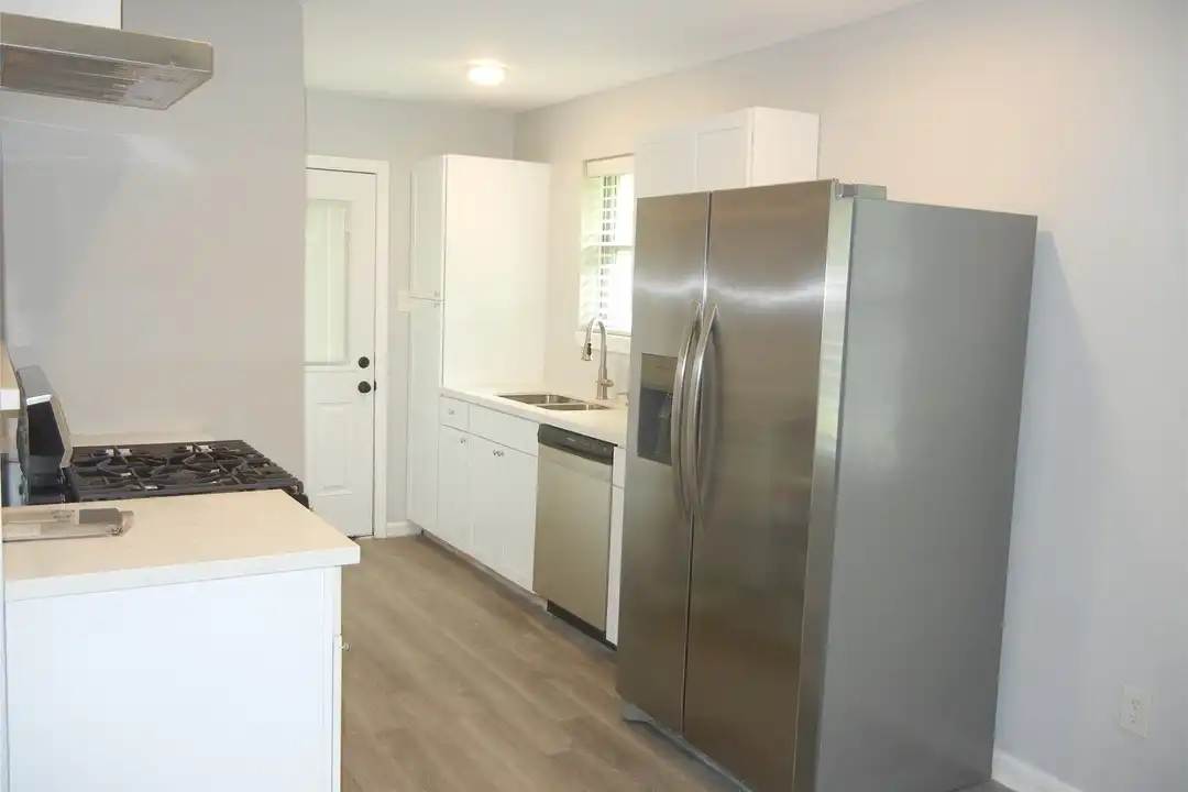 20811 Emerald St - View 6