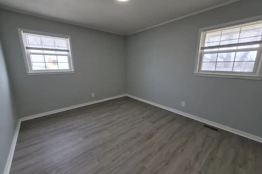 3747 Ireland Dr - View 5