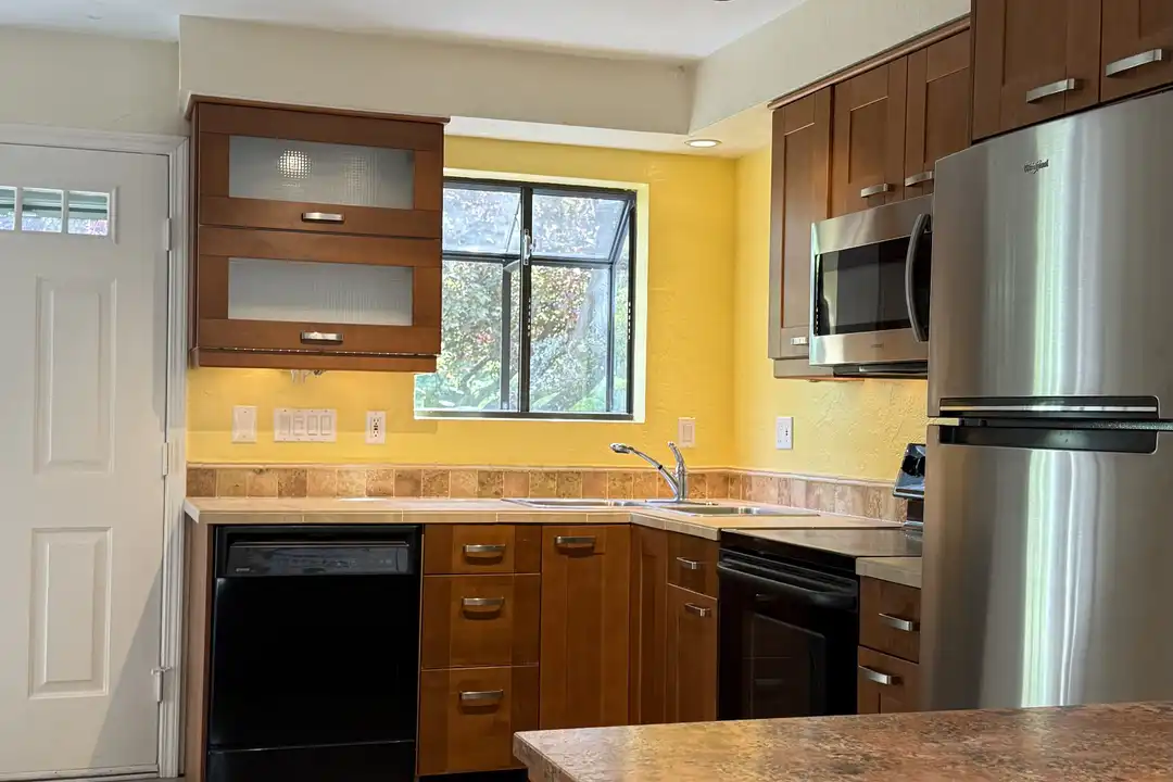 495 Chestnut St unit 16 - View 5