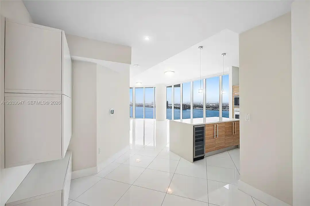 2020 N Bayshore Dr unit 1602 - View 4