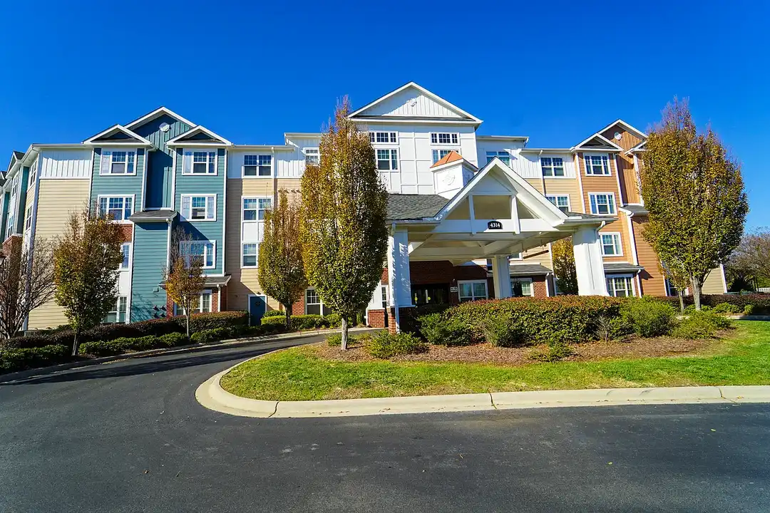 Apartment in Charlotte, Steele Creek - View 2