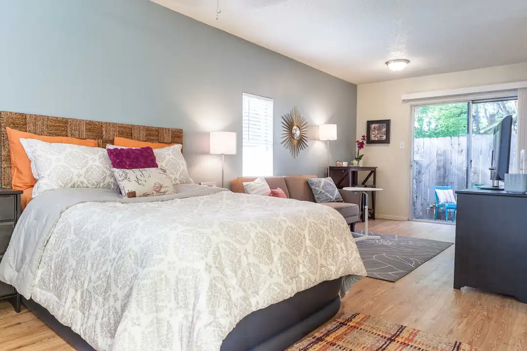 4209 Avenue B unit 203 - View 2