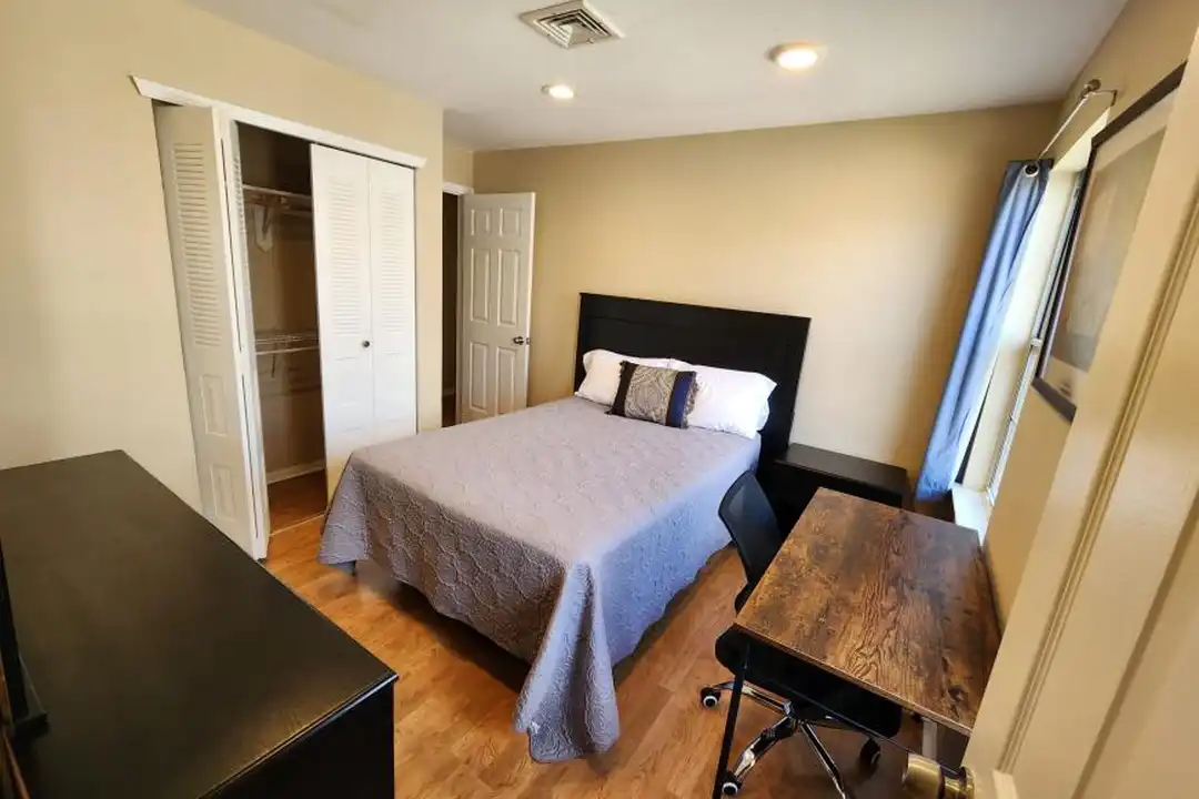12 Colgate Dr – photo 1