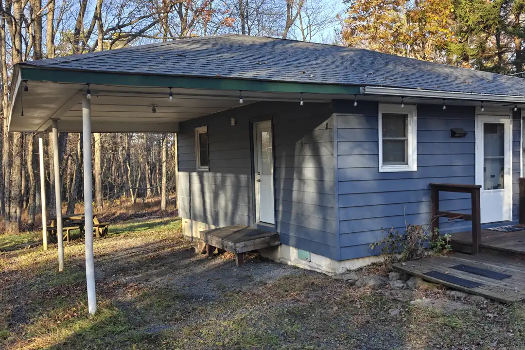 3136 Fern Rd – photo 1 of 13