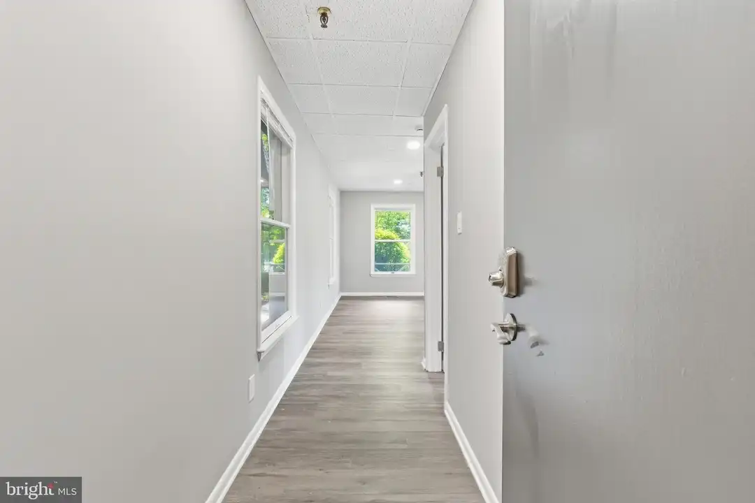 1725 Henry Ave #101 - View 2