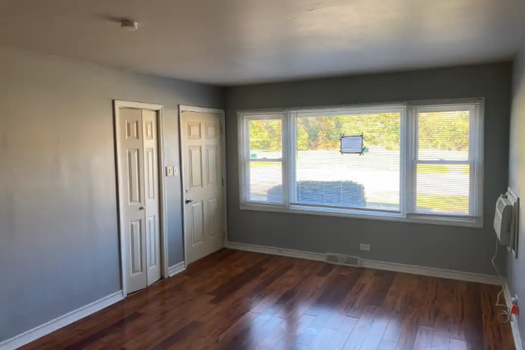 444 W Hickory St unit 1 – photo 1 of 17