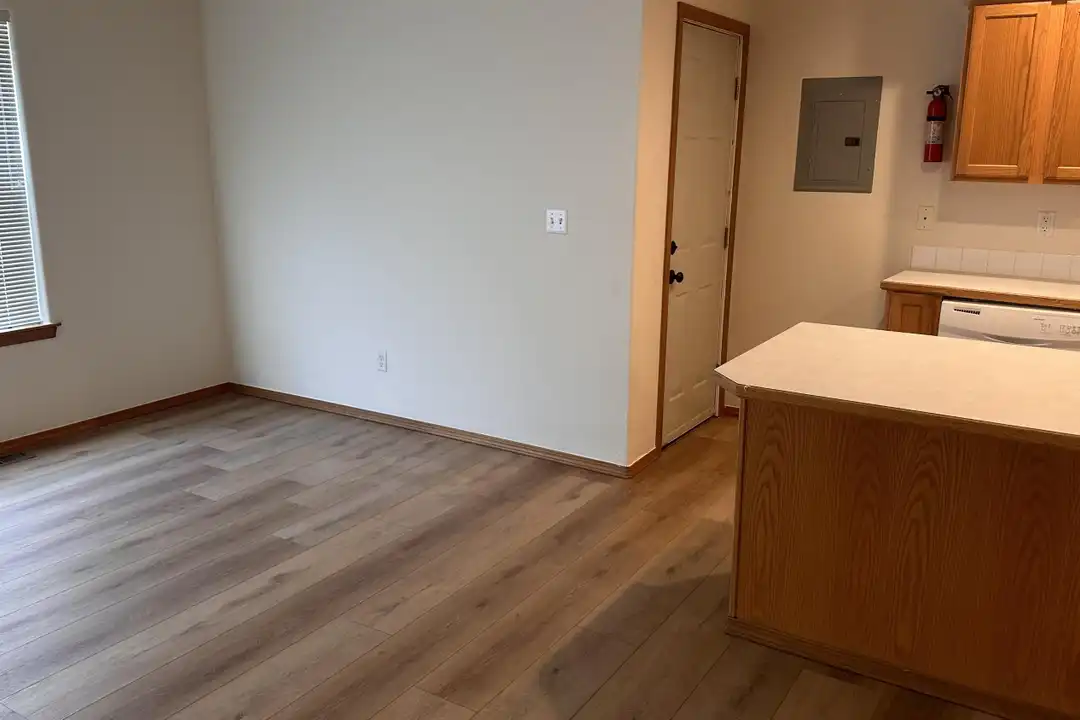 1310 S Skyline Dr unit B - View 4