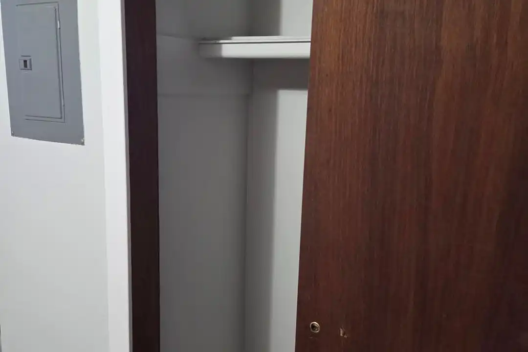Apartment in Canton - View 3
