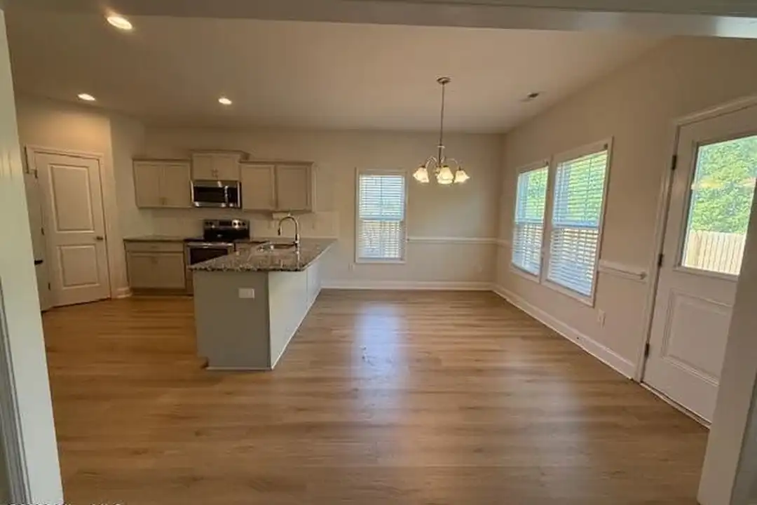 400 Bulrush Ct - More