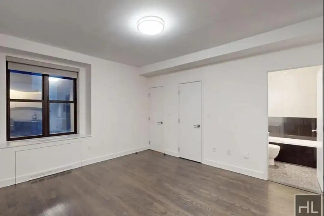 666 West End Ave – pohled 6