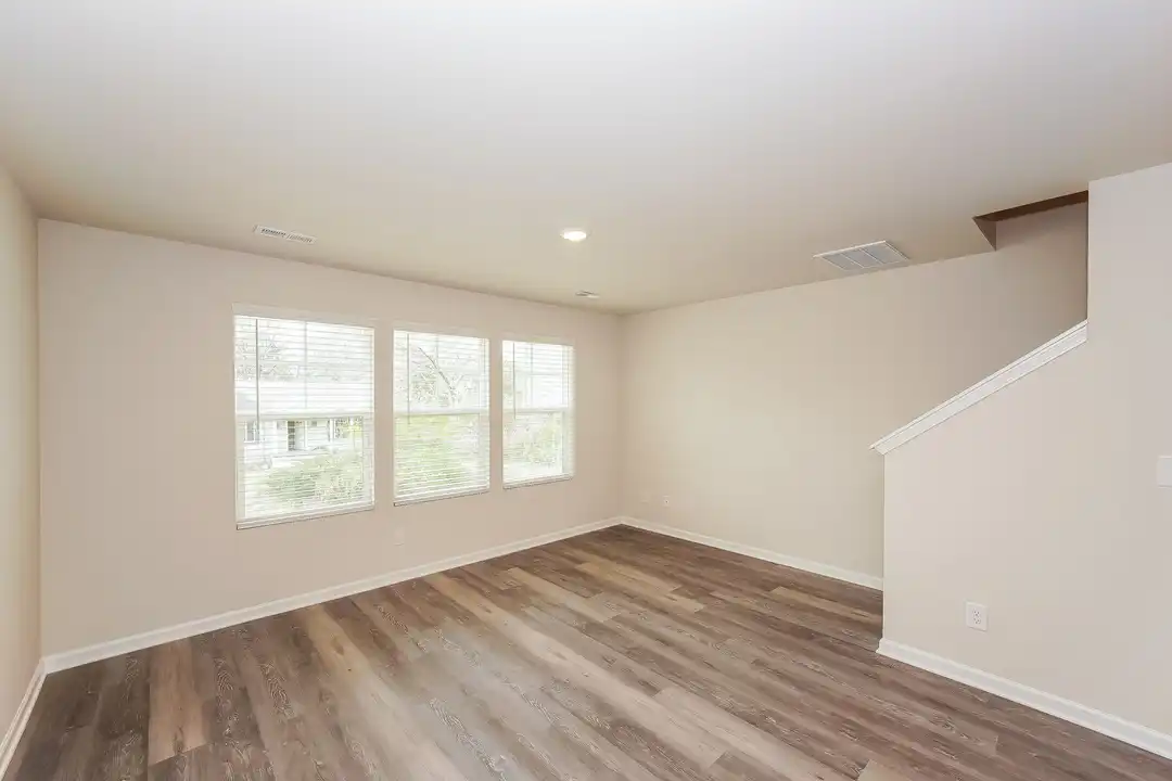 225 Kennerly Ave - View 4