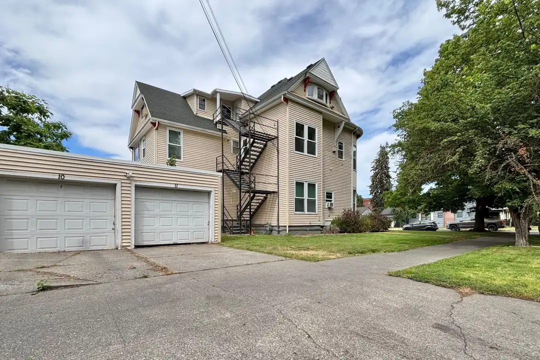 176 S Chestnut St – photo 1
