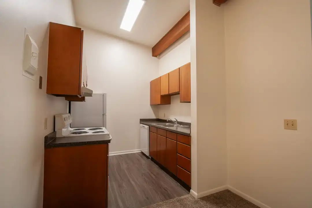 224 Highland Ave - View 3