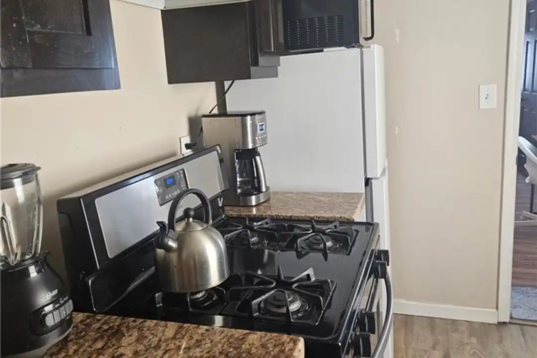 820 Jackson St - View 6