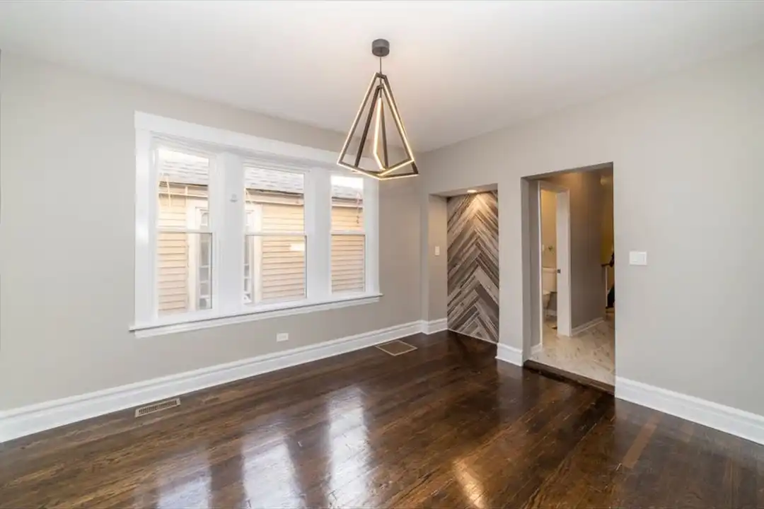 7108 S Champlain Ave unit Unit 2 - View 4