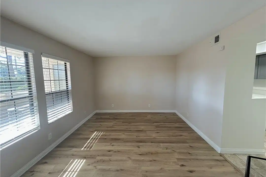 8167 Vineyard Ave - View 3