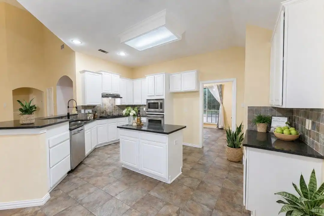 672 Channel Ridge Dr - View 4
