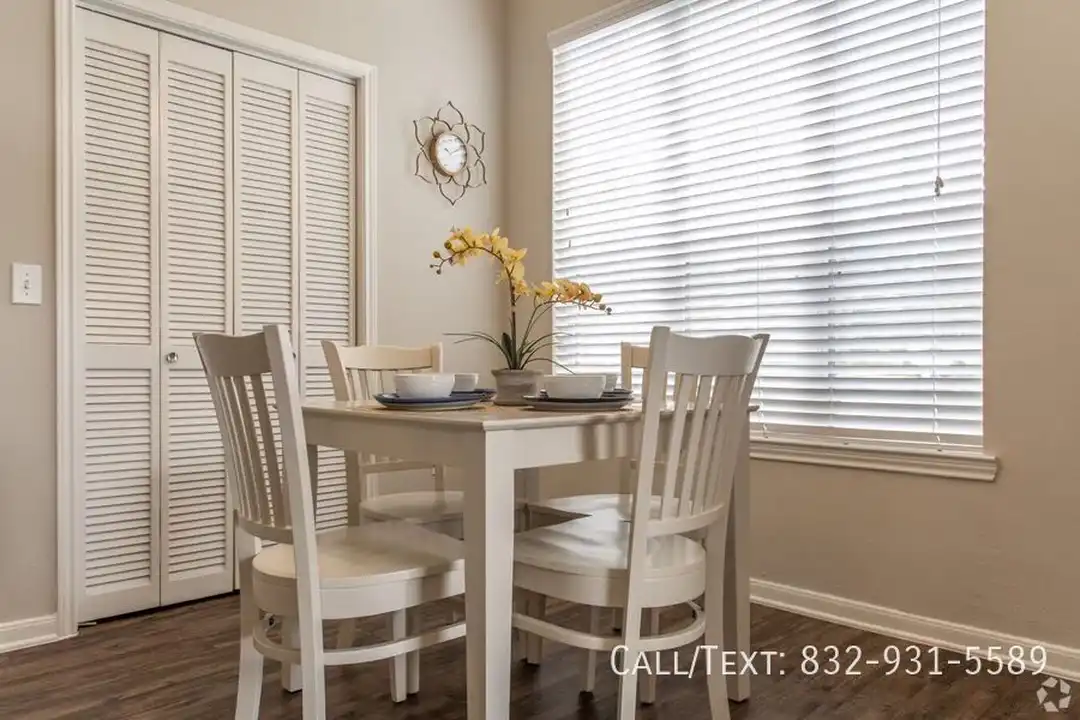 Apartment in Pearland - View 2
