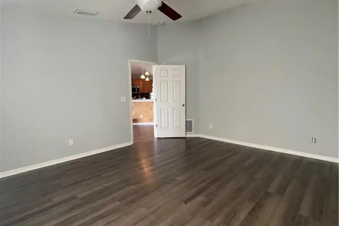 1435 9th Pl - View 6