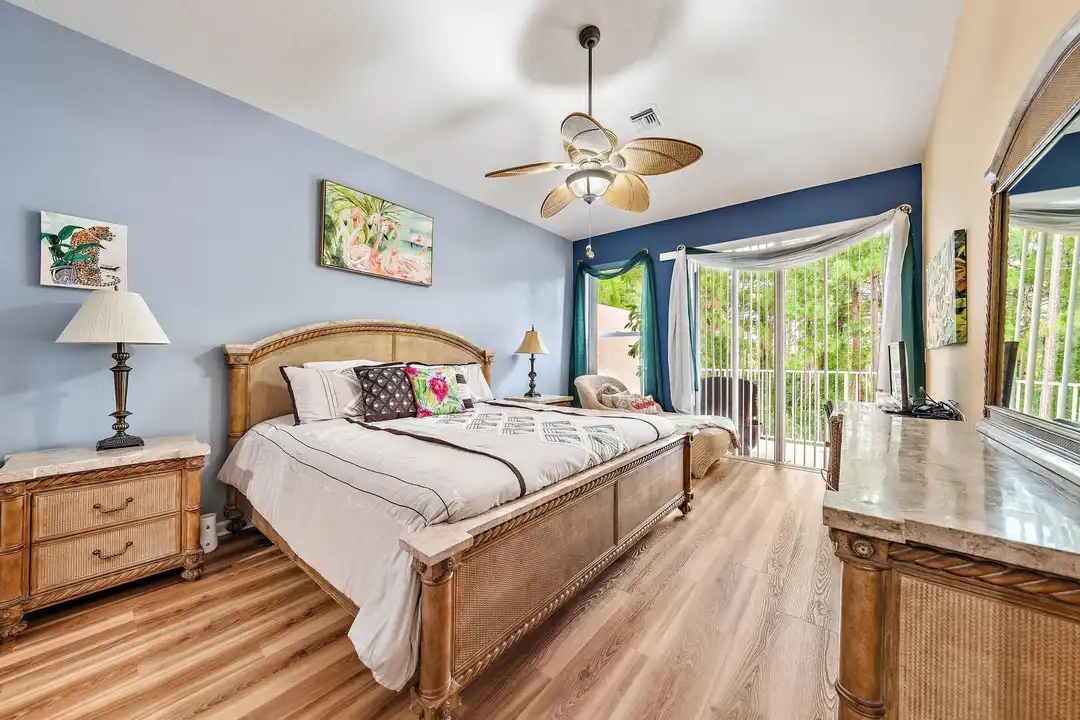 9224 Wentworth Ln - View 4