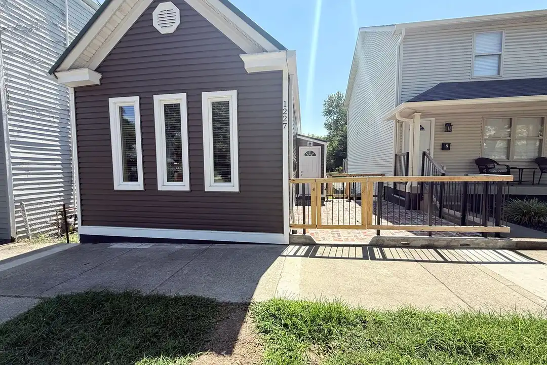 1227 Vincennes St – photo 1 of 9