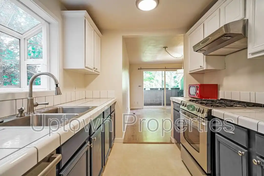 4226 SW Garden Home Rd - More
