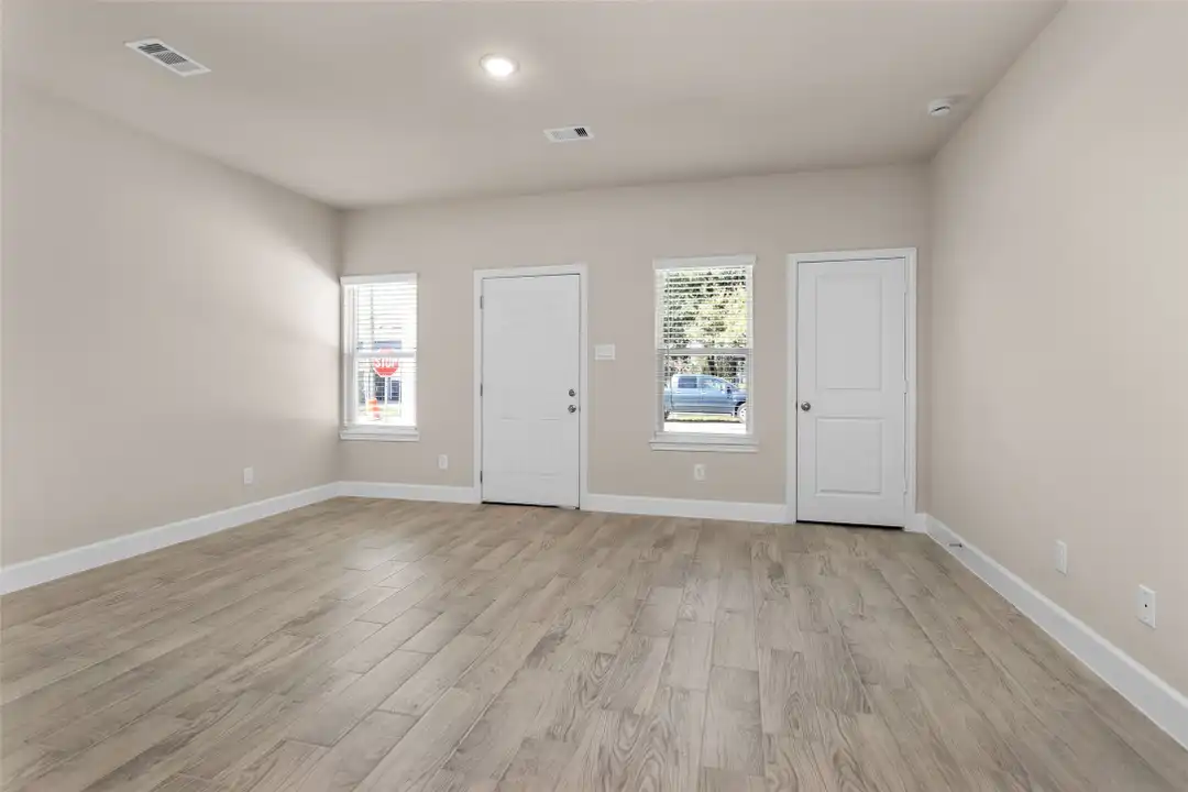 496 Golden St unit B - More