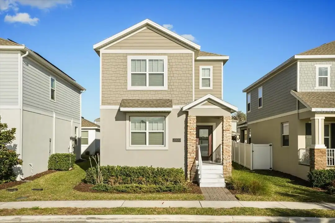 2999 Addison Blvd - View 2