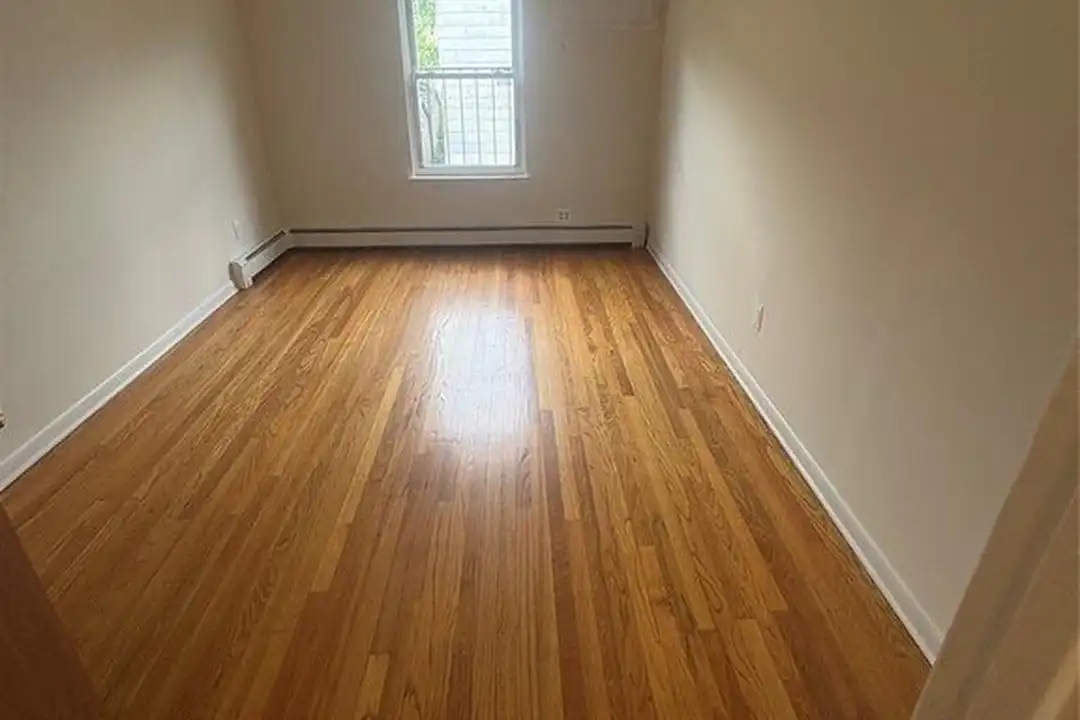 399 Walker St #1B - More