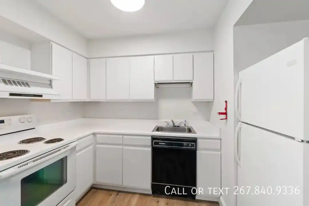 300 College Park Dr - View 3