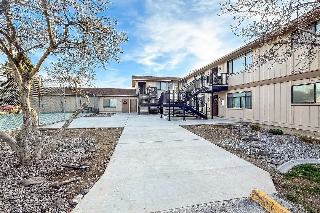 Avalon Court Apartments - View 2