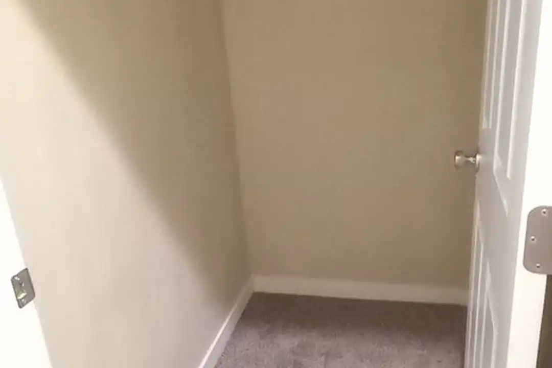 206 Teresa Way - More