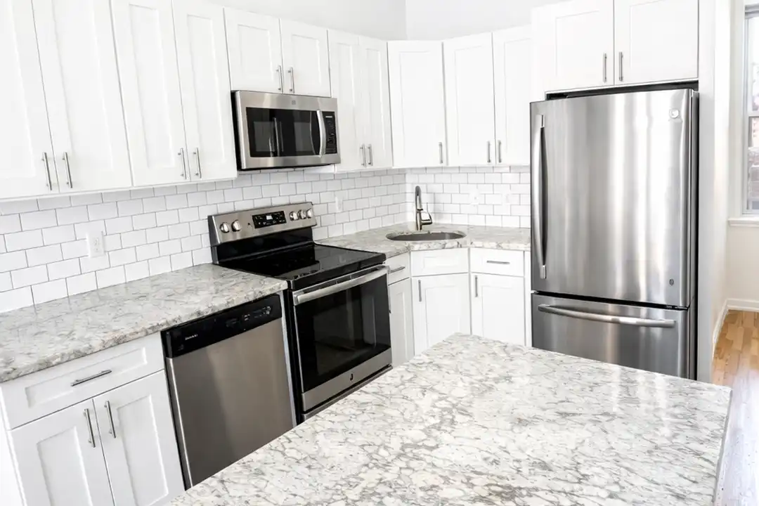 1422 W Girard Ave – pohled 2