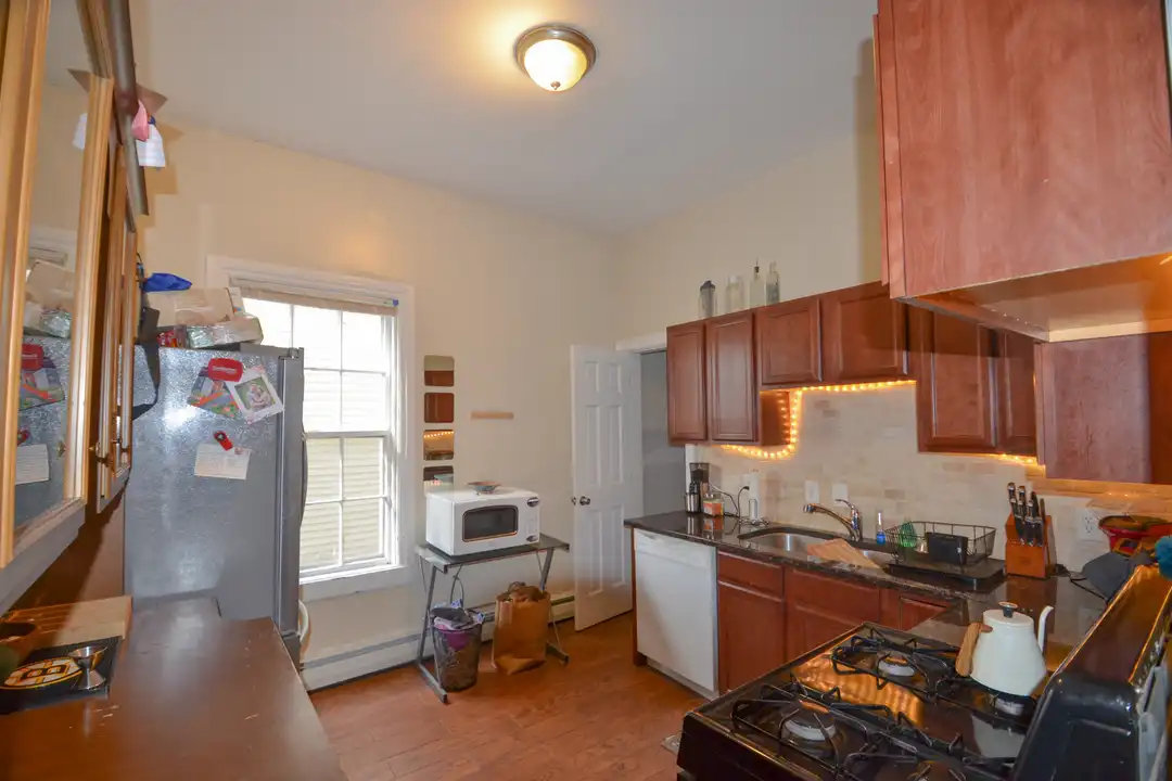 40 Bowen St unit 1 - View 3