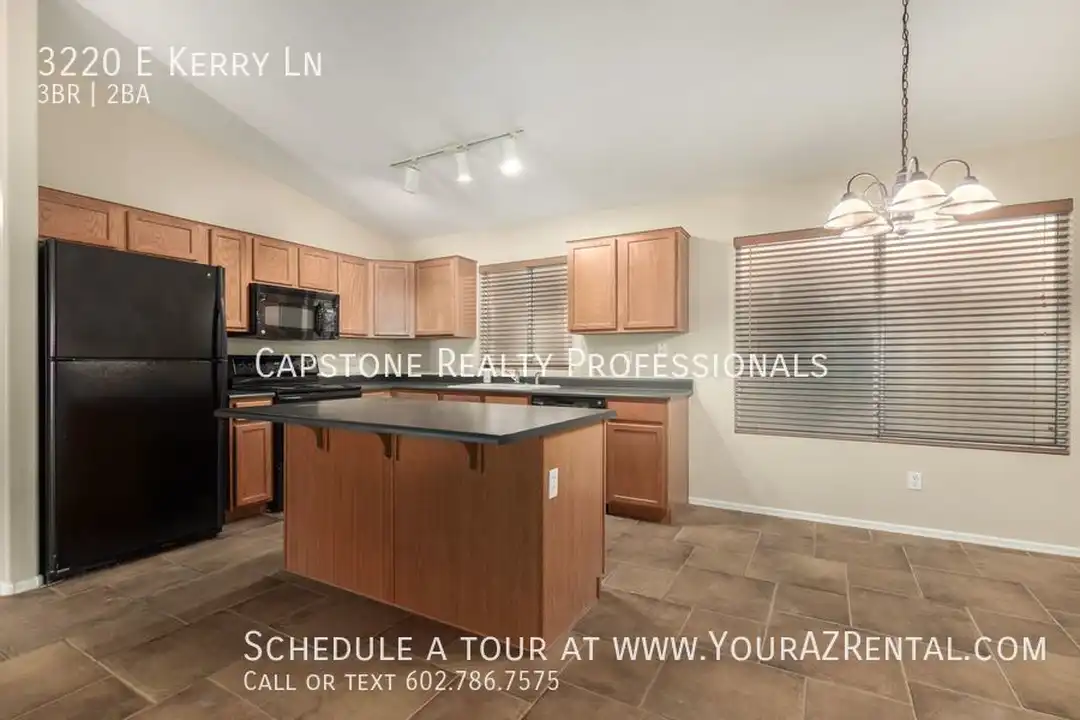 3220 E Kerry Ln - View 5