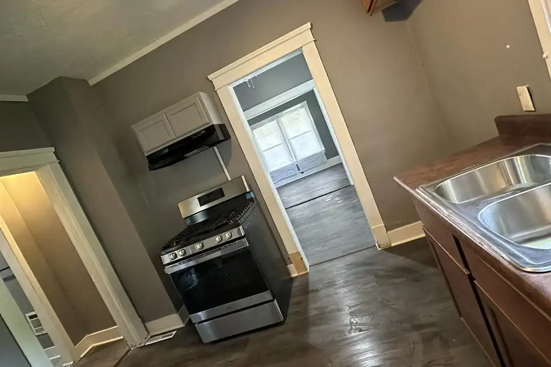 12704 Brackland Ave – photo 1