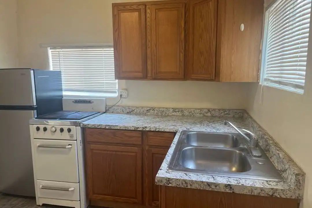 1633 N Sycamore Blvd unit 3 - View 3