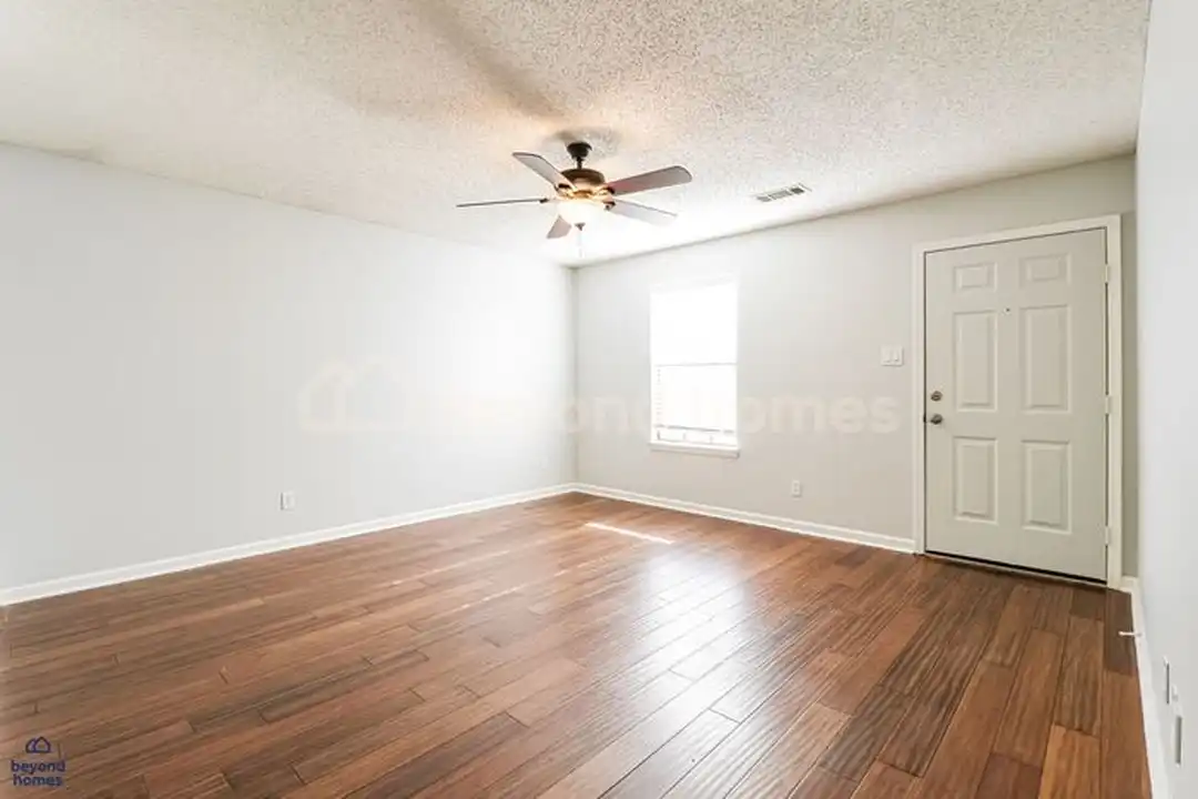 600 Hemphill Rd - View 4