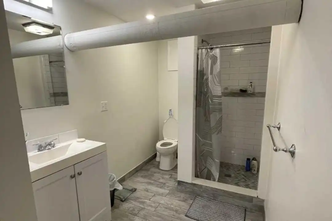 6 Farrington Ave – další