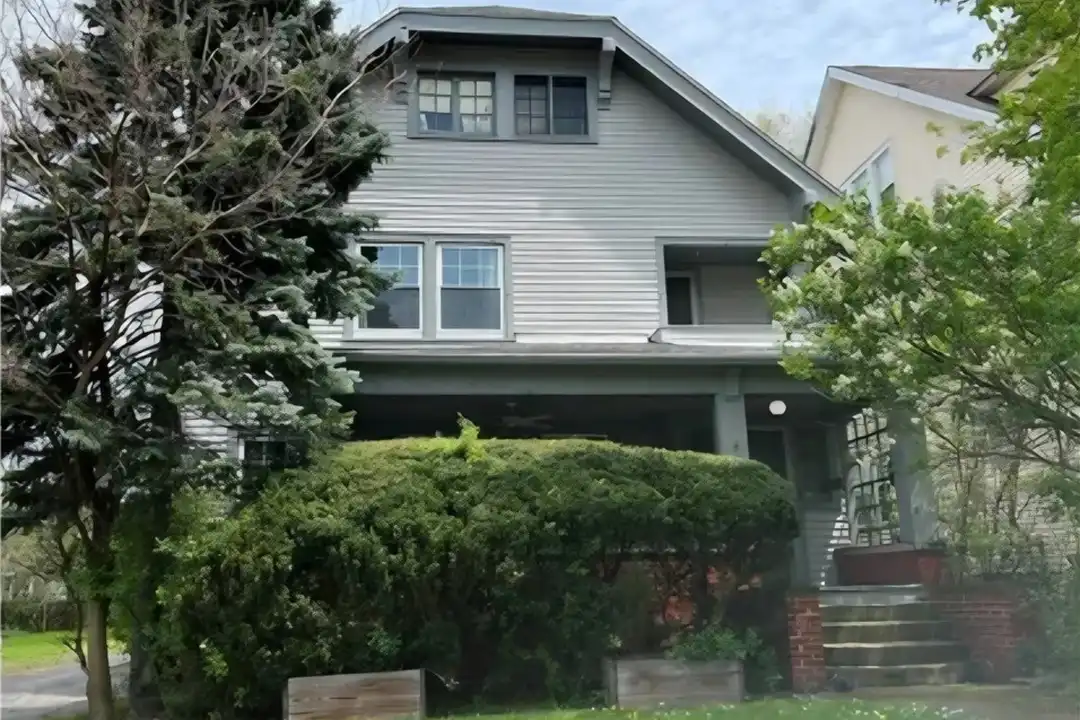 1695 Lee Rd unit Up – photo 1
