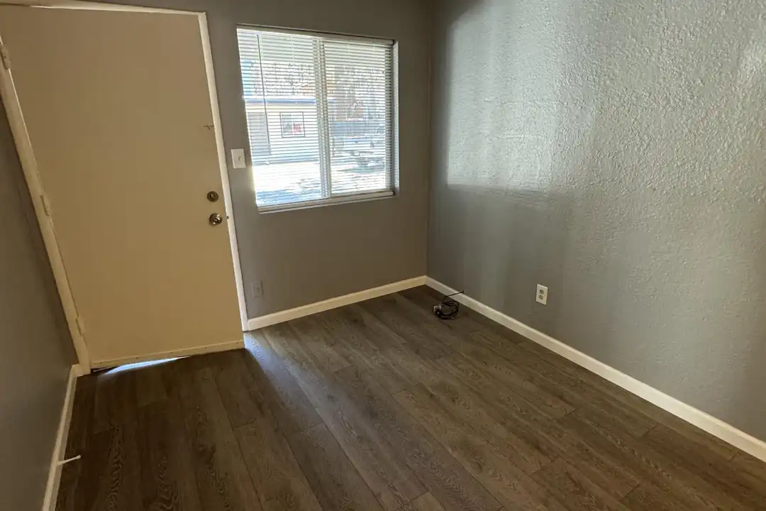 1032 Glenwood Way unit 4 - View 5